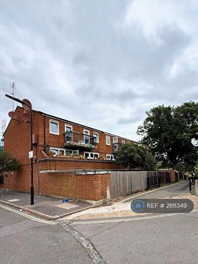 3 Bedroom Maisonette To Rent In Oldbury Court, London, E9