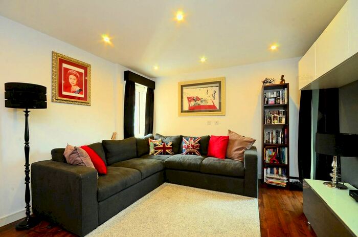 1 Bedroom Flat To Rent In Enterprise Way, Wandsworth, London, SW18