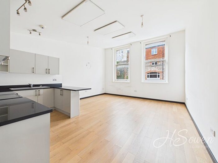2 Bedroom Flat For Sale In Fleet Street, Torquay, TQ2