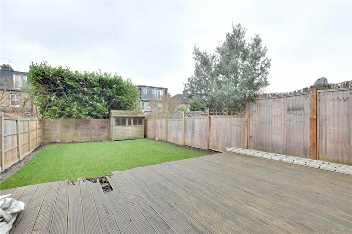 3 Bedroom End Of Terrace House For Sale In Chalcroft Road, Hither Green, London, SE13
