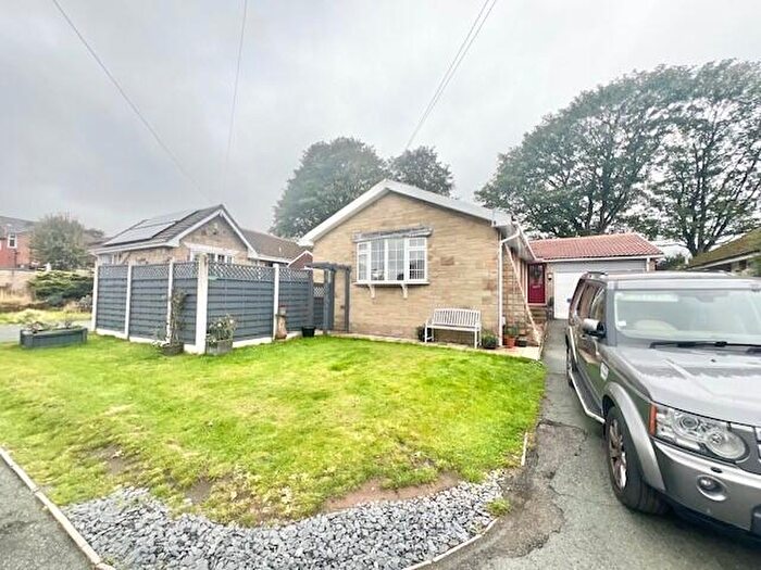 3 Bedroom Bungalow To Rent In Ling Royd Avenue, Halifax, HX2