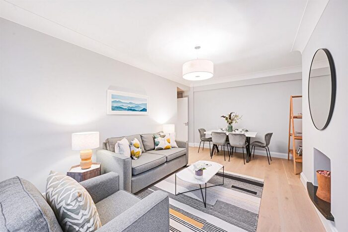 2 Bedroom Flat To Rent In Flat Stafford Court, - Kensington High Street, London, W8