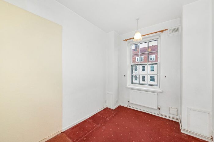 2 Bedroom Flat For Sale In Greenbay Road, London, SE7