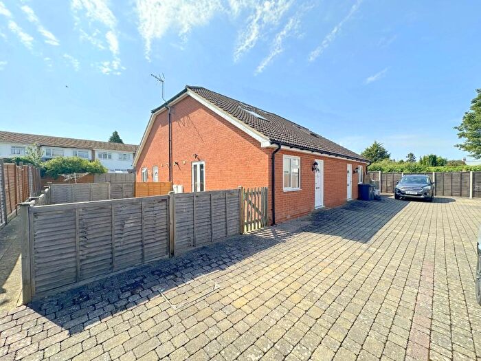 1 Bedroom Cluster House To Rent In Patricia Court, Icknield Road, Luton, LU3