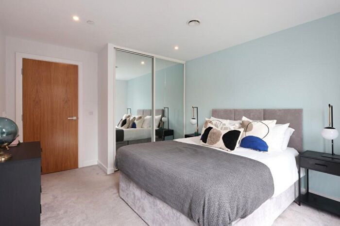 1 Bedroom Flat To Rent In Castle Park View, Castle Street, Bristol, BS2