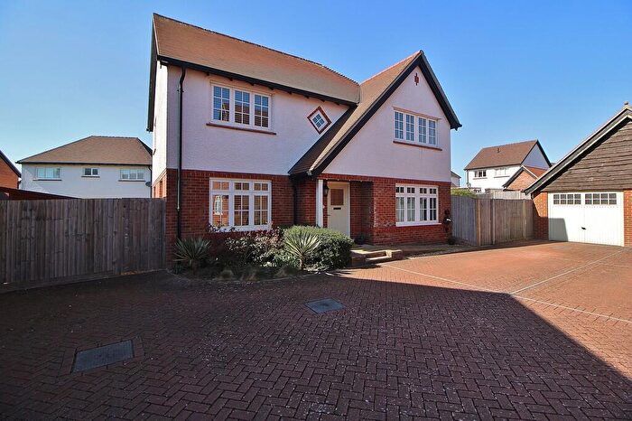 4 Bedroom Detached House For Sale In Nevinson Way, Berewood, PO7