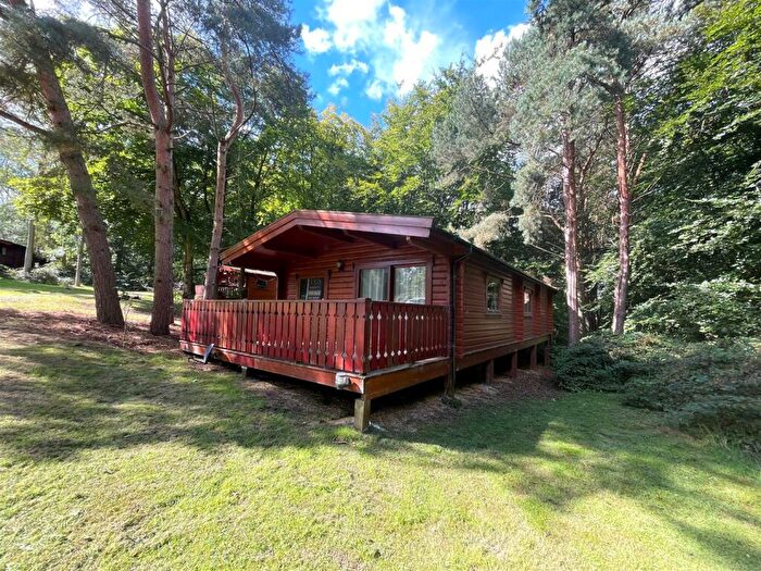 2 Bedroom Chalet For Sale In Kenwick Park Woods, Louth, LN11