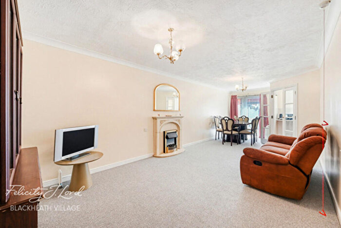 2 Bedroom Flat For Sale In Whitburn Road, London, SE13