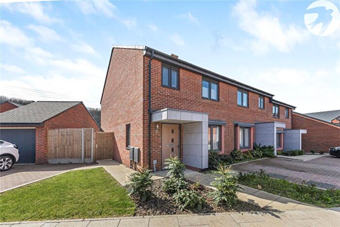 2 Bedroom End Of Terrace House For Sale In Kember Close, Castle Hill, Ebbsfleet Valley, Swanscombe, DA10