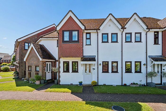 2 Bedroom Flat For Sale In Giles Gate, Prestwood, HP16