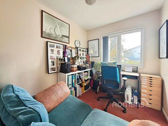 3 Bedroom Terraced House For Sale In Kenilworth Road, Basingstoke, Hampshire, RG23