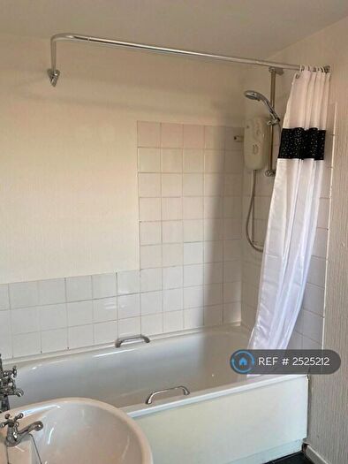 1 Bedroom Flat To Rent In Muirend Court, Bo'ness, EH51