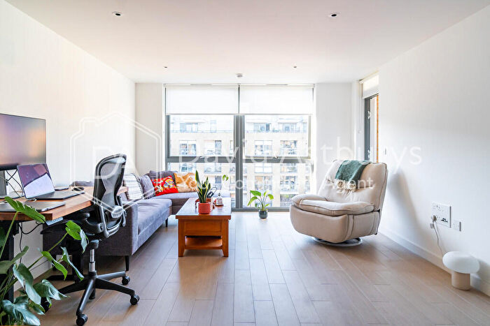 1 Bedroom Flat To Rent In Packington Square, Islington, N1