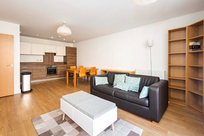 2 Bedroom Flat To Rent In Nelson Walk, Bow, London, E3