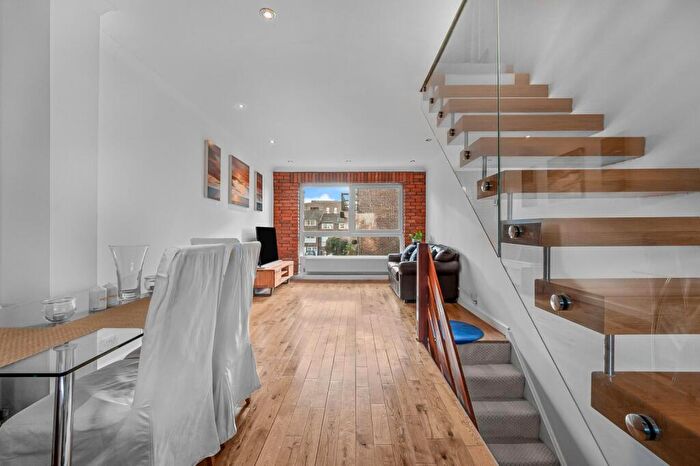4 Bedroom Terraced House For Sale In Capstan Square, Cubitt Town, E14