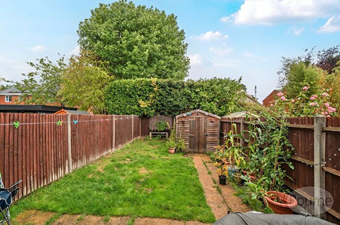 2 Bedroom Detached House For Sale In Sycamore Drive, Ash Vale, Surrey, GU12