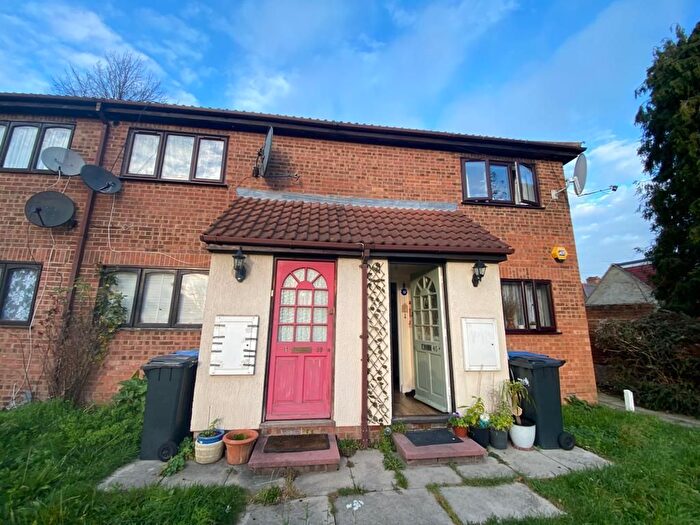 1 Bedroom Flat To Rent In Cornish Court, Bridlington Road, London, N9