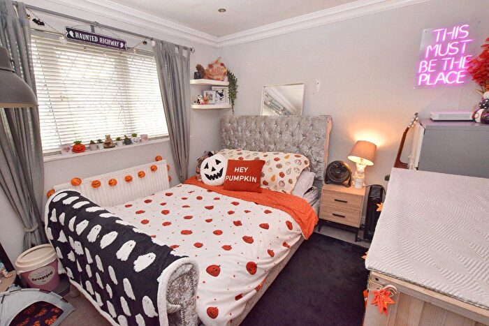 3 Bedroom Terraced House For Sale In Butterbowl Drive, Leeds, West Yorkshire, LS12