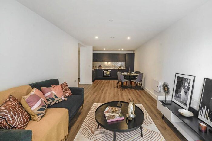 1 Bedroom Apartment To Rent In Lofting House, SL6