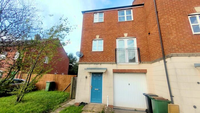 4 Bedroom House To Rent In Bellway Close, Coalville, LE67