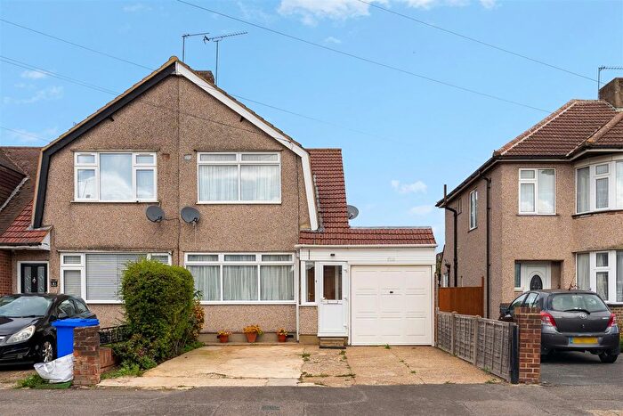 3 Bedroom Semi-Detached House For Sale In Rutland Road, Hayes, UB3