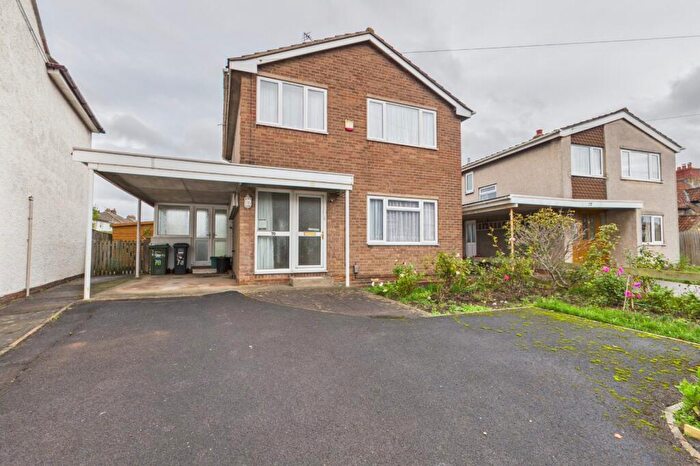 3 Bedroom Detached House For Sale In Kenn Road, Clevedon, North Somerset, BS21
