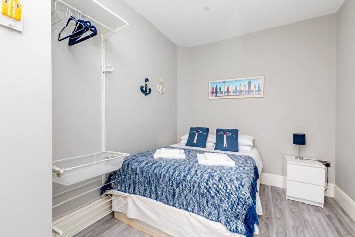 1 Bedroom Flat To Rent In Kings Road, Brighton, Na, United Kingdom, BN1