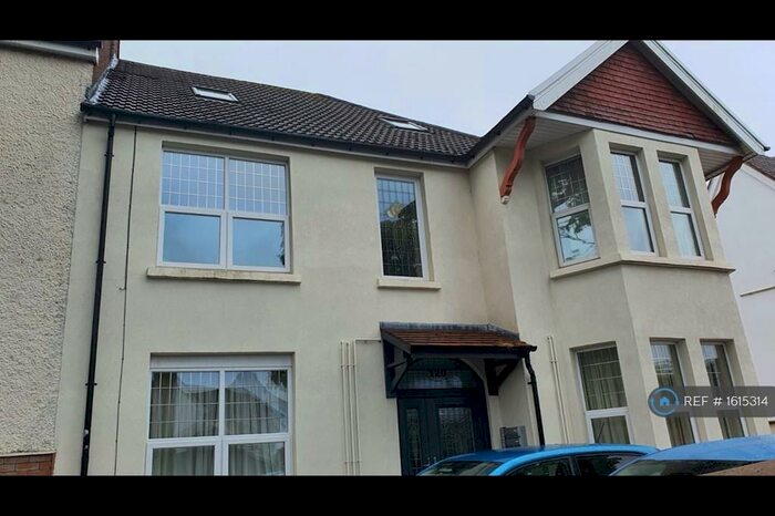 1 Bedroom Flat To Rent In Pen-Y-Lan Road, Cardiff, CF23