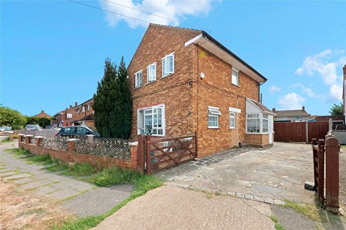3 Bedroom Semi-Detached House For Sale In Mulberry Crescent, West Drayton, UB7