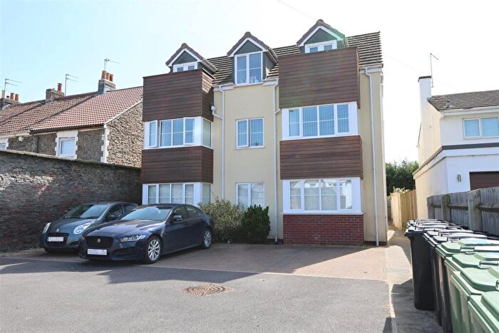 2 Bedroom Flat For Sale In Downend Road, Downend, Bristol, BS16