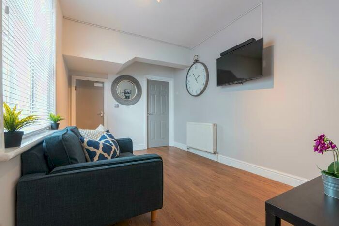 6 Bedroom Terraced House To Rent In Manners Road, Portsmouth, PO4