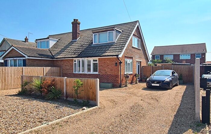 2 Bedroom Semi-Detached Bungalow For Sale In Sea View Road, Mundesley, NR11