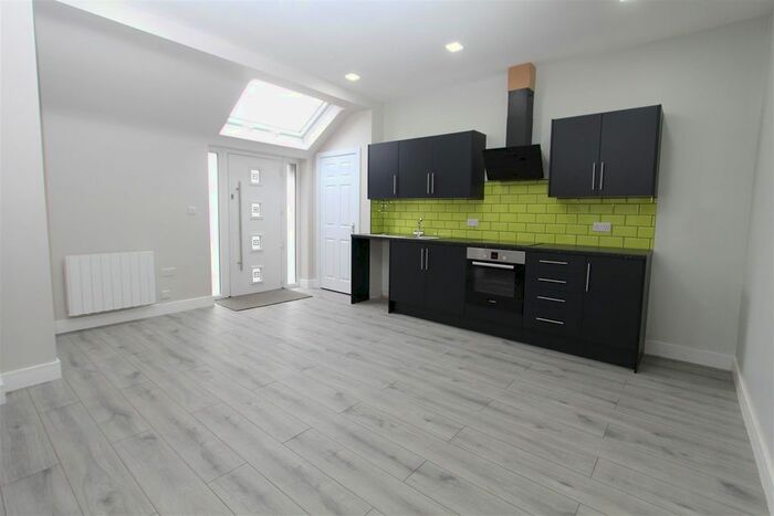 3 Bedroom Property To Rent In Street Lane, Moortown, Leeds, LS17