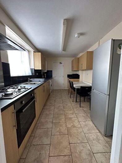 4 Bedroom Terraced House To Rent In Rothesay Avenue, Nottingham, NG7