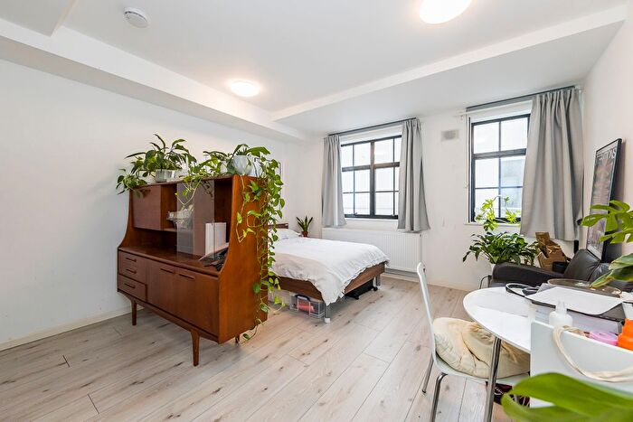 Studio To Rent In Holloway Road, Islington, London, N7