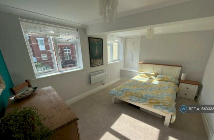 1 Bedroom Flat To Rent In Beaumont Court, Bournemouth, BH5
