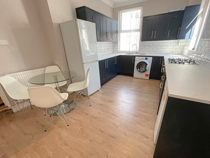 4 Bedroom House To Rent In Cotswold Street, L7