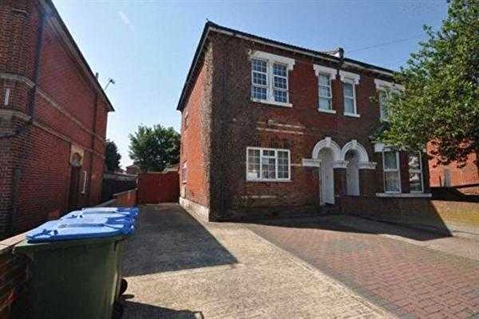 7 Bedroom Semi-Detached House To Rent In Alma Road, Southampton, SO14
