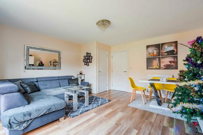 3 Bedroom Town House For Sale In Wilderness Road, Costessey, NR8