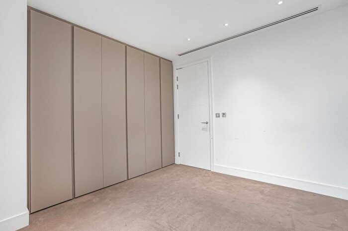 2 Bedroom Apartment For Sale In Bollinder Place, Carrara Tower, EC1V - Photo 7