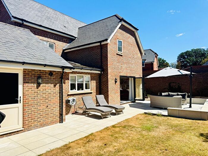 4 Bedroom Detached House For Sale In Baldwin Close, Hartley Wintney, Hook, RG27