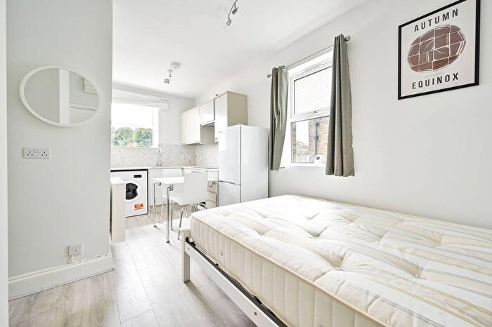 Studio To Rent In Uxbridge Road, Shepherd's Bush, London, W12
