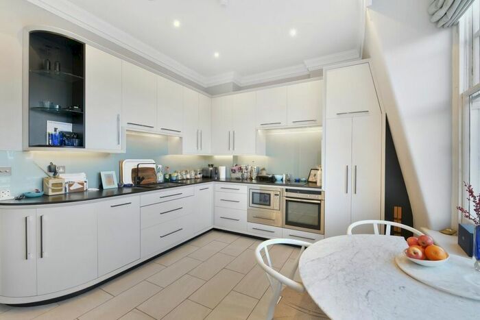 1 Bedroom Flat To Rent In Sloane Court West, London, SW3
