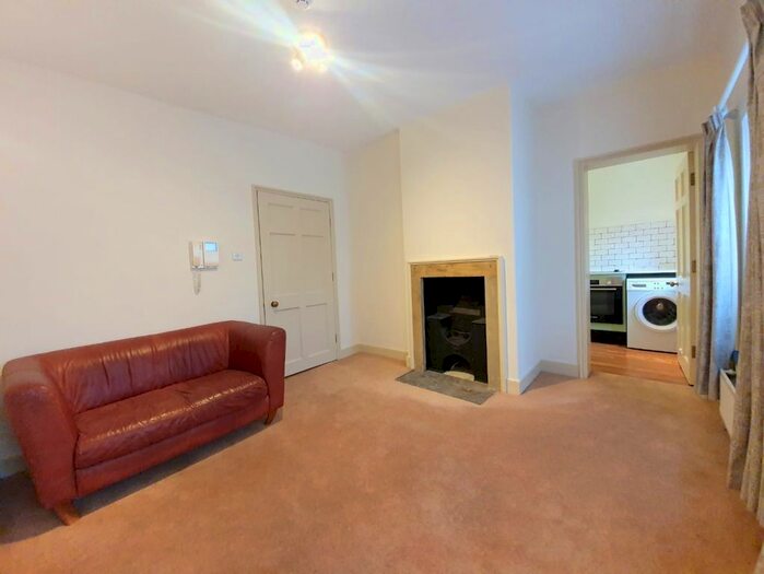 1 Bedroom Flat To Rent In Mill Hill, Leeds, LS1