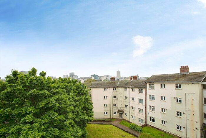 2 Bedroom Flat For Sale In Cecil Street, Plymouth, PL1