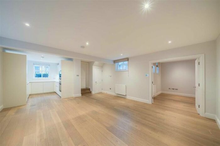 3 Bedroom Property To Rent In Montagu Place, London, W1H