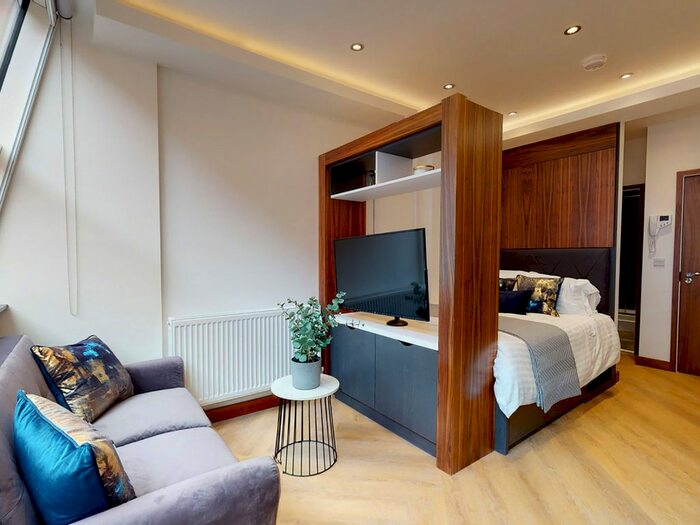Studio To Rent In Minshull Street, Manchester, M1