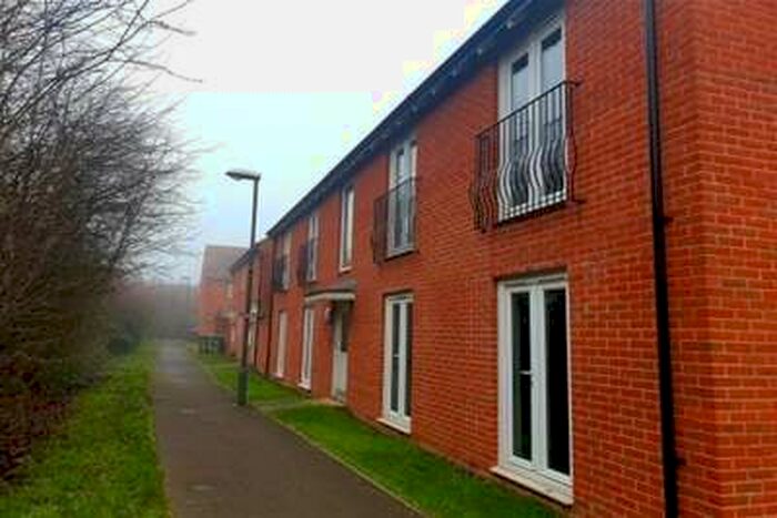 1 Bedroom Flat To Rent In Buckingham Park, HP19