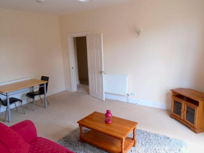 2 Bedroom Flat To Rent In Bristol Road, Selly Oak, Birmingham, B29