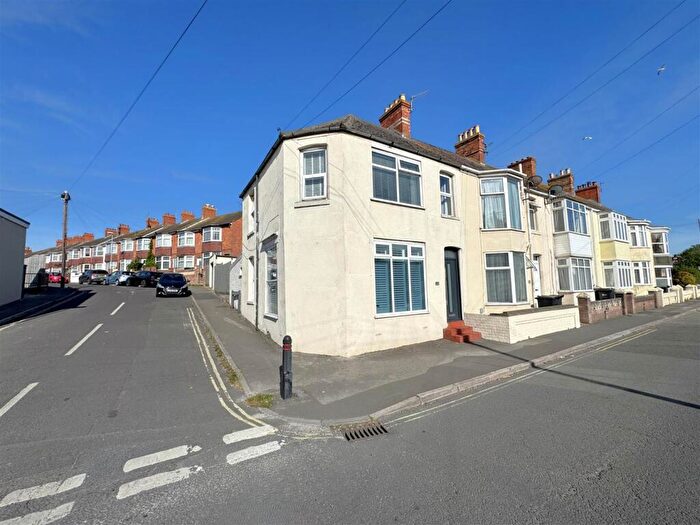 4 Bedroom End Of Terrace House For Sale In Newstead Road, Weymouth, DT4